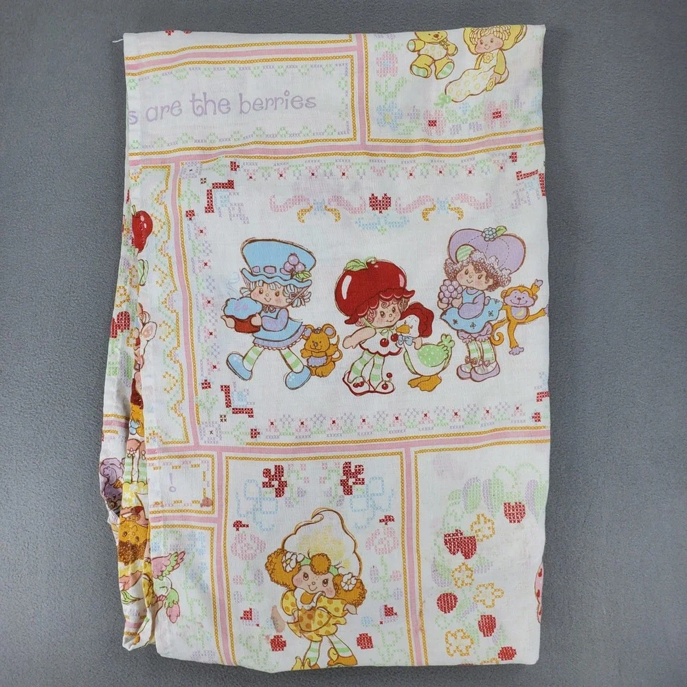 Vintage Strawberry Shortcake Flat Sheet Full Multicolor Friends are the Berries